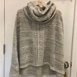 NWOT White House Black Market Convertible Cowl Cape Poncho Muffler Medium